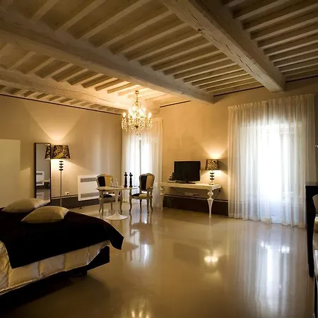 Hotel Palazzo Bontadosi & 4*