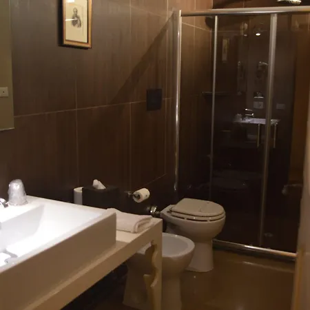 מלון Palazzo Bontadosi & 4*