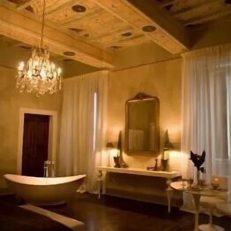 Palazzo Bontadosi & מונטפאלקו