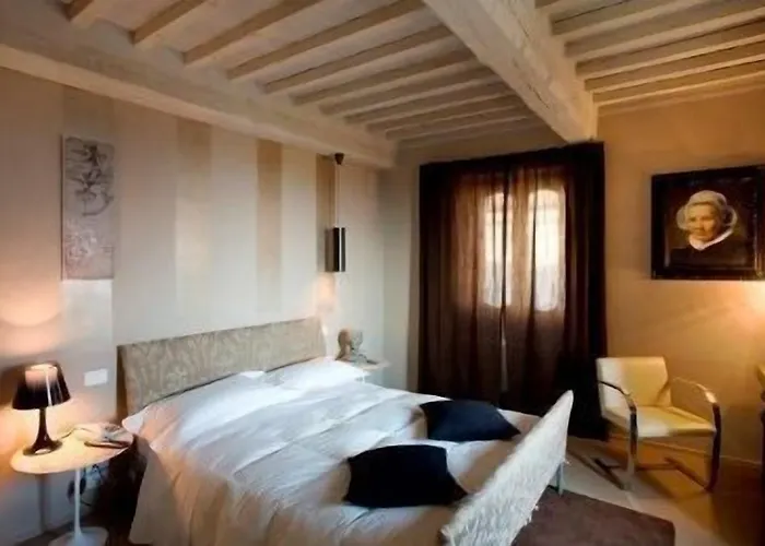 Palazzo Bontadosi & Montefalco