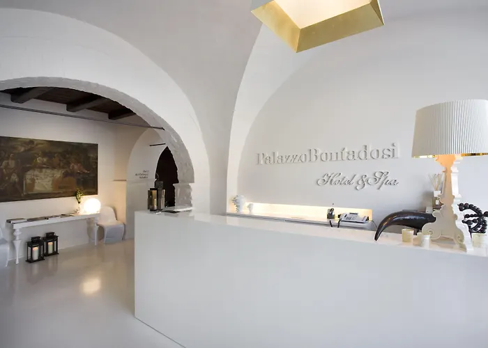 Palazzo Bontadosi & Hotel